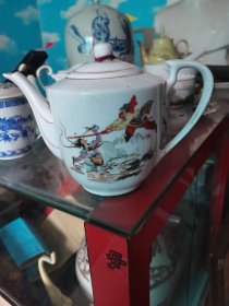 70年代的孙悟空三打白骨精瓷壶21厘米的，如图