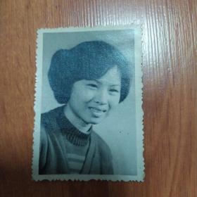中国女青年(老照片)
