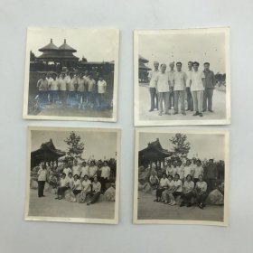 1980年，当时任职于北京209中学的教育家靳邦杰同209中学高中部老师拍摄于北京中山公园合影老照片四枚（著名教育家，原北京汇文中学校长靳邦杰旧藏，背面有亲笔题记）