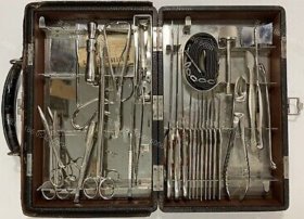 价可议 Antique Surgeon's Field Work Amputation kit in leather case nmzdwzdw