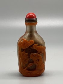 琉璃外雕刻鼻烟壶