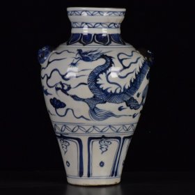 元青花龙纹双狮耳梅瓶 高：33厘米 宽：21厘米