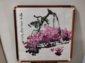 【实木画框，带框发货，得自画家本人，保真】刘昆 湖南省岳阳市人，毕业于湖南轻工业专科学院美术系，进修于原浙江美术学院，师从著名画家何镜涵、徐照海大师，现为中国美术家协会湖南分会会员、岳阳市名楼画院院长，孔子美术馆客座教授，作品数十次入选国、省、市及国外举办的画展并多次获奖，无数作品被国内外爱好者收藏。适合上墙挂卧室，餐厅，办公室等