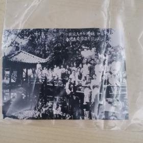 （民国37年）树范中学高中白*级春游遠足留影