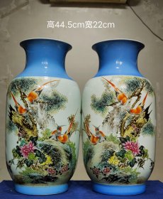 “程意亭制”精工细作满工粉彩“喜上枝头”纹灯笼瓶一对。