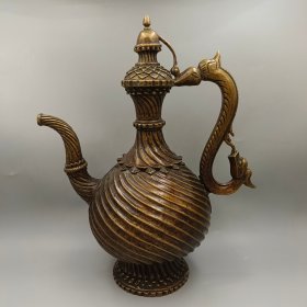 新品 龙把螺纹壶铜酒壶 古玩铜器收藏铜摆件 打磨细腻 器型厚重 包浆老道  造型雅致
尺寸:长28厘米 口径3.2厘米 高34.5厘米
重量约:2225克  2u