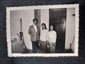 1970年代《老照片》家有三兄妹
