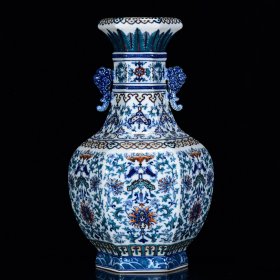 大清乾隆年制斗彩缠枝莲纹双耳六方瓶 尺寸42*24cm