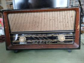 凯歌593-10型电子管收音机，通电灯亮没有声音。玻璃刻度盘有裂，请看图