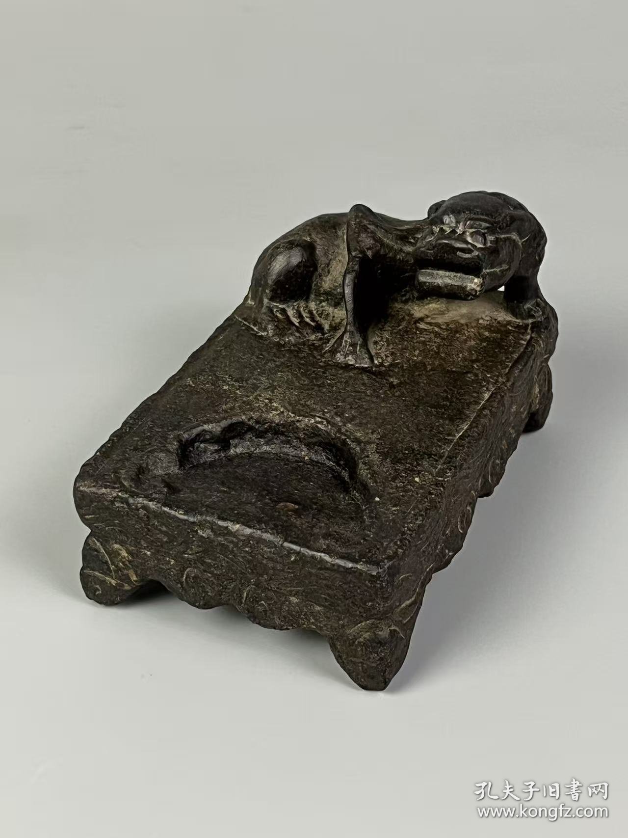 旧藏【瑞兽 青石四足砚台】全品完整，实拍如图！