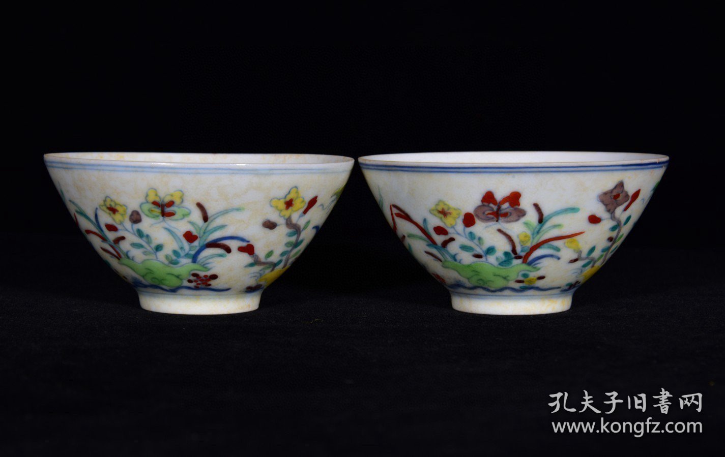 明成化斗彩蝶恋花纹斗笠碗4.5*9厘米