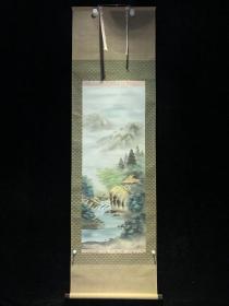 名家绢本绫裱  《春峰山水》  装裱精美  惊燕带  双木轴头完整  钤印  适合玄关  场馆会所及茶挂  4139中古真迹书画