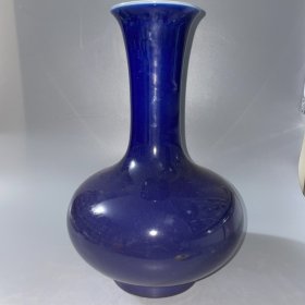 大清康熙年制蓝釉花瓶，