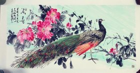 清华美院秦少圃助教，山东省美协赵建龙老师，花鸟画，沐春，牡丹，孔雀，写意画法，山东省美协会员赵建龙老师真人真迹纯手绘作品，本人承诺假一赔万，终身保真，支持第三方鉴定，带老师合影。老师的花鸟刻画非常漂亮，笔墨浓淡干湿焦，画的很灵动，惟妙惟肖，写意画看整个构图。尺寸：1.4米×70公分，四尺整张的，家里客厅，卧室，茶室，办公室，书房都可悬挂，很有味道的一副画。