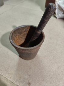 669.明代中药铁盅。