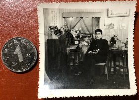 老照片 品相尺寸以图为准 喝酒之前