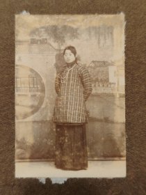 清末民初 女子原版蛋白照 包老保真