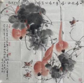 尹默，   68X68cm！
        原名尹德年，堂号“老学堂”。一九四一年出生，一九六五年毕业于天津美术学院，师承李鹤筹、孙琪峰、王麦秆等先生。现系中国美术家协会会员、中国诗书画研究院研究员、中国艺术研究院第二届名家班研修员、河北美术家协会理事。尹默先生在中国美术馆、北京画院美术馆、河北画院美术馆以及广东顺德、浙江杭州、山东烟台等地乃至日本札幌、美国西雅图、泰国等国家举办画展。