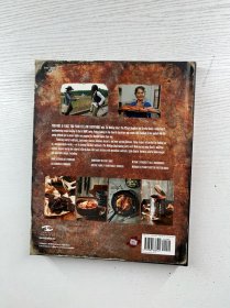 《行尸走肉》（The Walking Dead）的官方食谱与生存指南，由劳伦·威尔逊（Lauren Wilson）撰写，尹熙·金（Yunhee Kim）摄影。《行尸走肉》是AMC出品的著名丧尸题材电视剧，这部食谱与生存指南结合了剧中的生存元素，收录了相关的食谱，同时也包含生存技巧等内容，是该系列的衍生周边产品，具有一定的收藏和实用价值，尤其受到《行尸走肉》粉丝的喜爱。