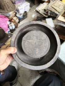清代或民国肇庆铁沙陶，比较重，用途不明