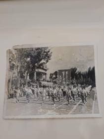 黑白老照片1973年通辽市中学生田径运动会