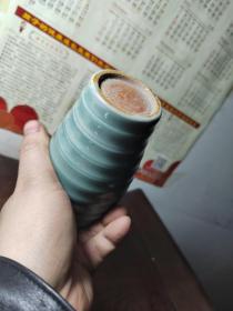青瓷旋纹花瓶