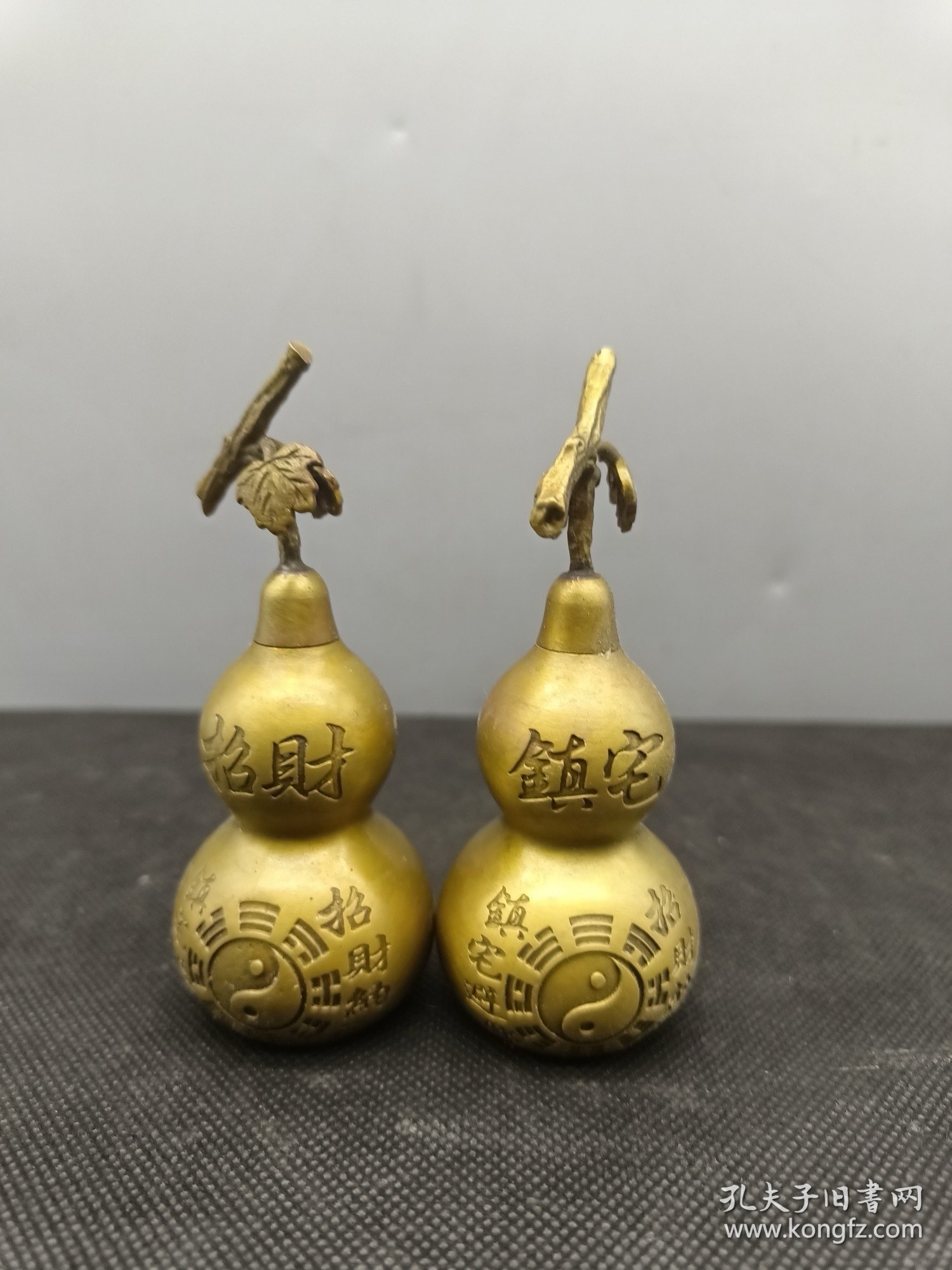 铜葫芦摆件一对，品相如图