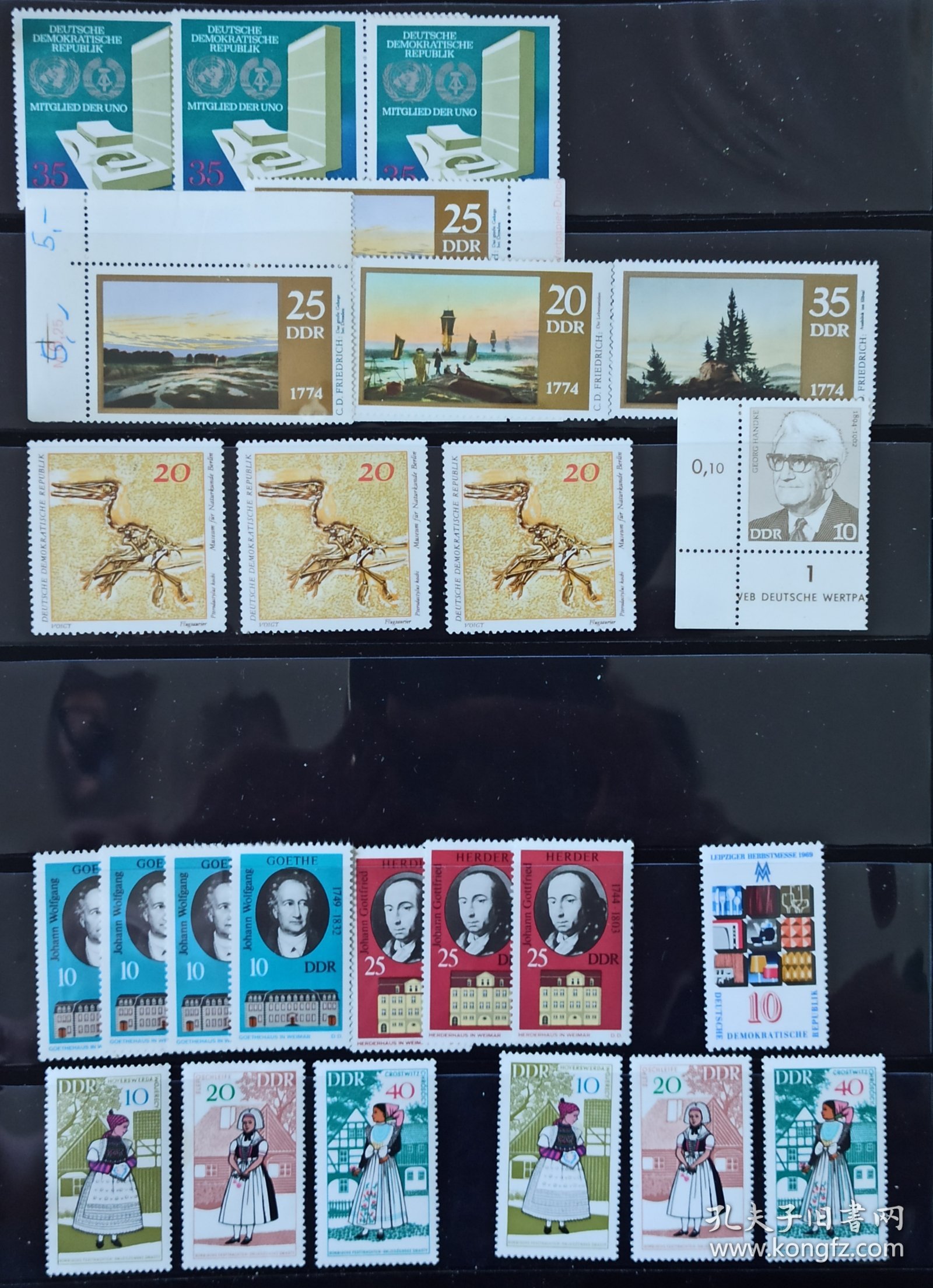 东德六七十年代邮票一组，包括人物，绘画，建筑，服饰等各种题材，丰富多彩，共八十枚。原胶无贴。