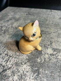 80年代左右，小猫胡椒粉桶一直