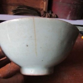 老瓷器民国豆青釉碗04,丙字款,口径16厘米