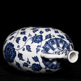 明青花缠枝花卉纹扁瓶,高26.8cm直径20cm