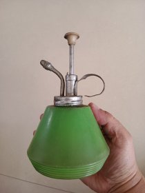 老喷漆壶 把手下端断裂