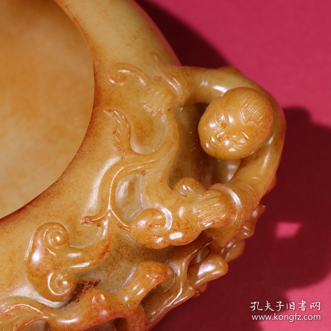 旧藏和田玉籽料童子如意桃型笔洗