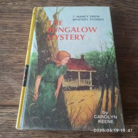 神秘的小屋英文版精装。
