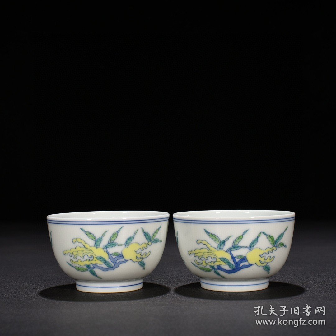 瓷器 清雍正斗彩三果纹杯 5*8厘米