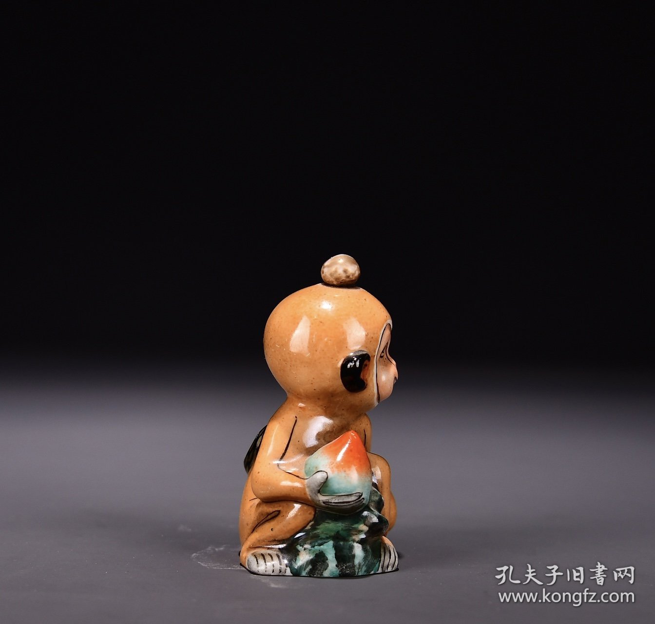 旧藏清粉彩猴子鼻烟壶