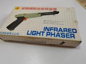 老游戏配件:16 in 1 超级黄金卡+枪型游戏手柄,原盒装,详情见图,按图发货