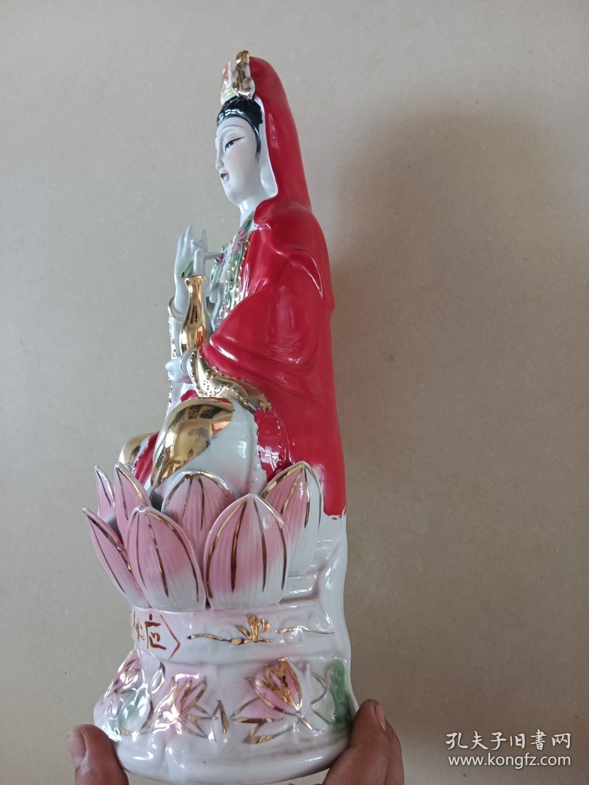 瓷观音 完整图八背面几处掉漆后补漆高37