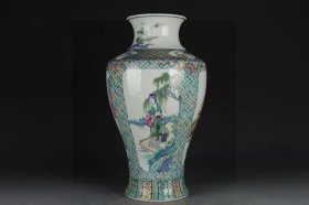 清雍正-青花古彩开窗人物侍女图瓶
高度38.5cm，口径12.8cm，肚径22cm，底径14cm。