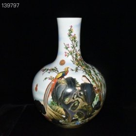 清代乾隆郎世宁珐琅彩花鸟天球瓶