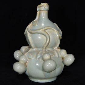 汝窑浮雕葫芦纹葫芦瓶，24×20，