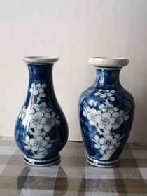 青花花卉小花瓶，10.5x3.8厘米，两个，全品