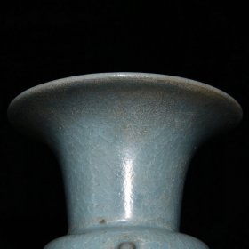 汝窑冰裂纹出戟尊，高17.5cm直径12.5cm