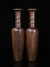 牛角花瓶一对 尺寸24公分x 6公分x重量1088克