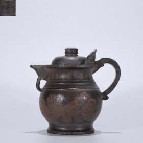 回流.李茂林款绿泥花鸟纹僧帽壶 尺寸:高13厘米，长14厘米，宽9.5厘米，重386克