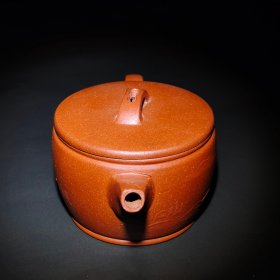 中国宜兴款，持平作原矿红泥紫砂壶。
