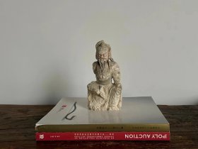宋元时期玉石佛造像，老的掉渣，高度18厘米。