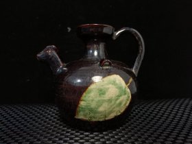 ,瓷器，宋，吉州窑树叶壶.，尺寸16.5x19厘米。