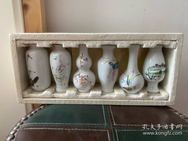 小花瓶，老式小花瓶，有两个有瑕疵，具体请看图
