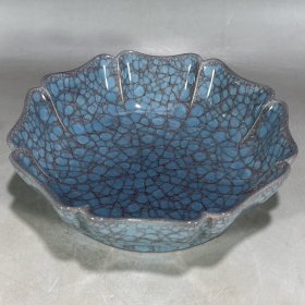 宋代官窑冰片花边洗（5.8×21.2cm）